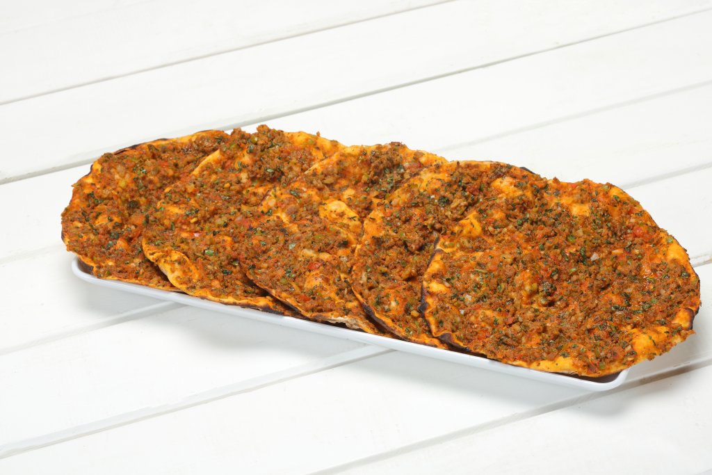 Adana Lahmacun 1 porsiyon ( 5 ad.)