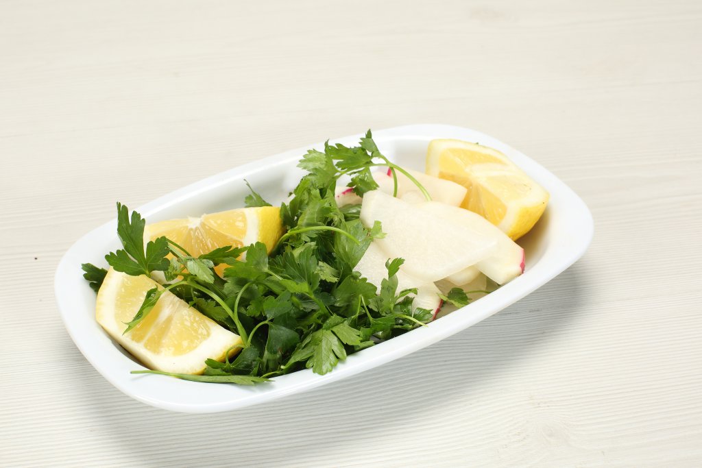 Yeşillik Salatası Limon
